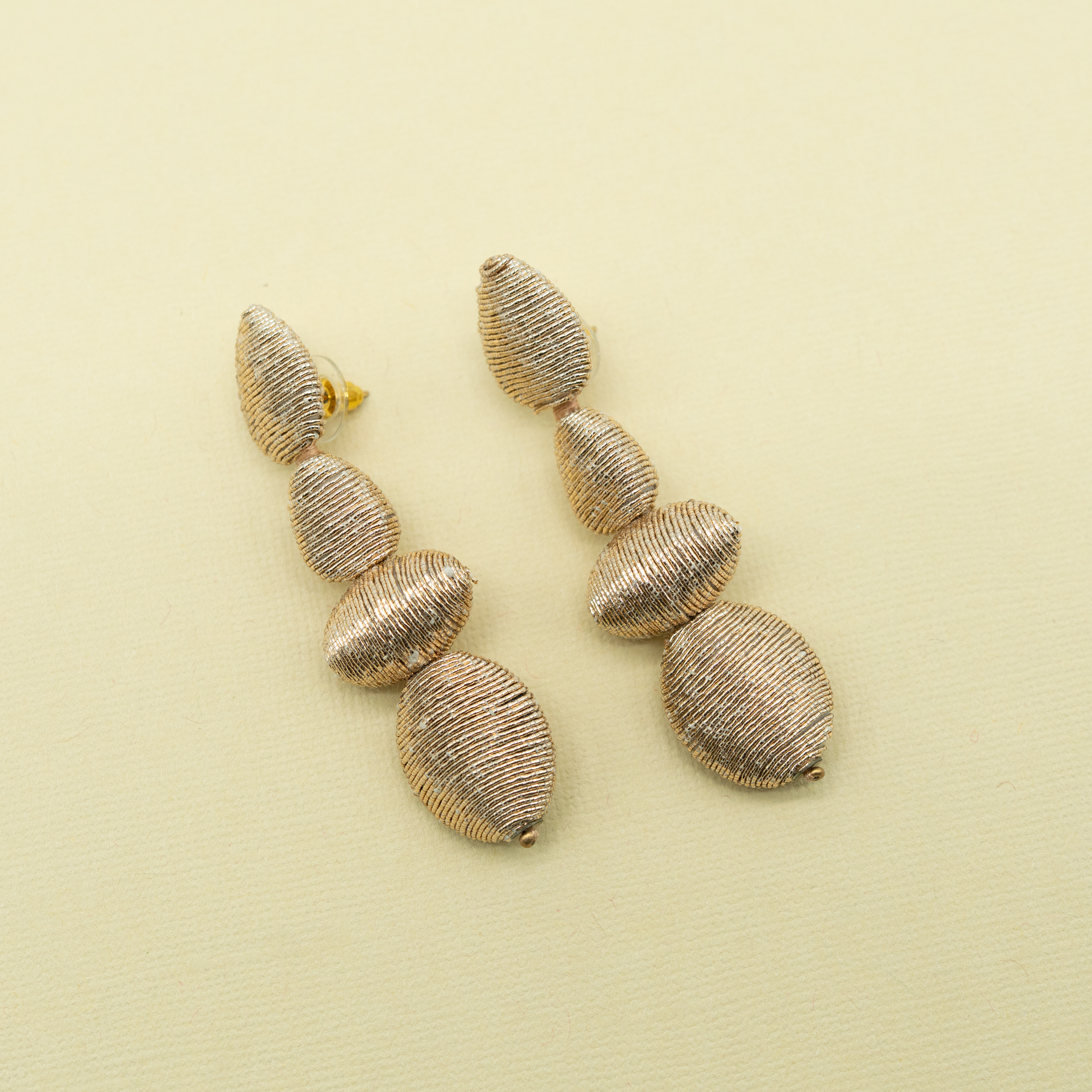CHAMPAGNE SILK THREADED LINEAR EARRINGS - Image 2